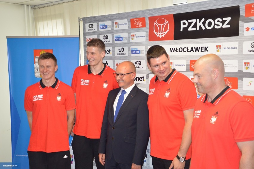 Reprezentacja Polski w koszykówce w Urzędzie Miasta Włocławek [zdjęcia, wideo]