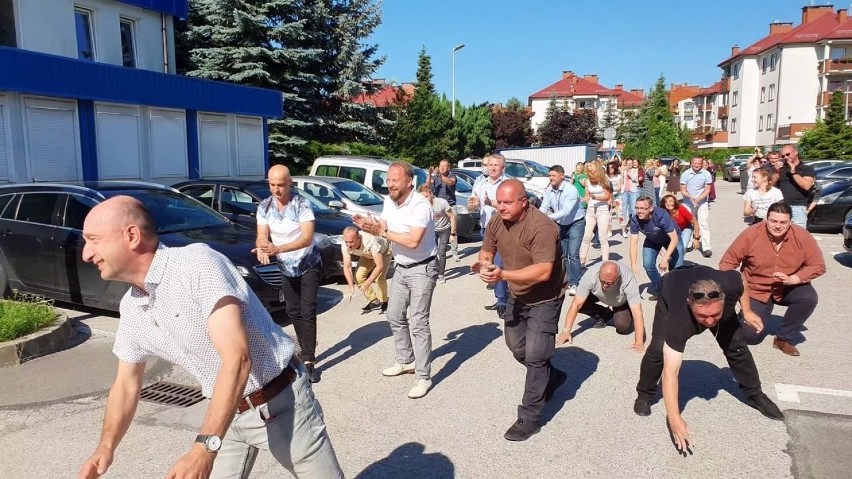 Drogowcy z Kielc pompowali w akcji „Gaszyn Challenge”. Zobaczcie (WIDEO, ZDJĘCIA)