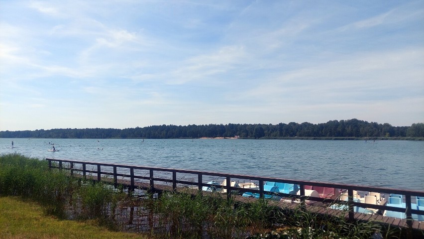 Na jeziorze Halbendorf znajduje się duży aquapark ze...
