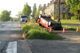 Wypadek w Bytomiu. Na ulicy Strzelców Bytomskich dachował samochód