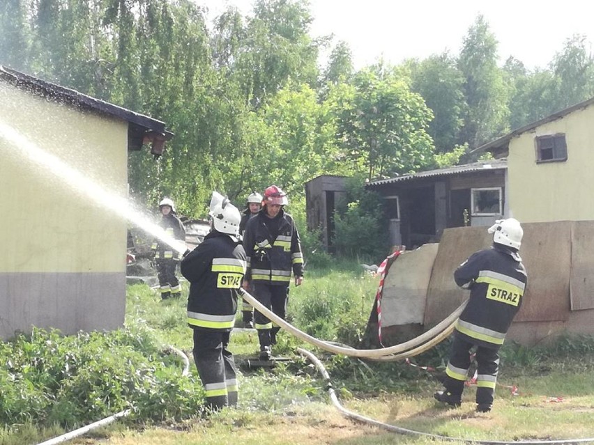 Pożar pustostanu w Kłobucku. To już kolejny raz! ZDJĘCIA