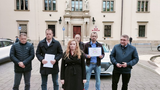 Będzie unieważnienie strefy czystego transportu w Krakowie? Kolejny krok Komitetu Społecznego "Kraków dla kierowców"