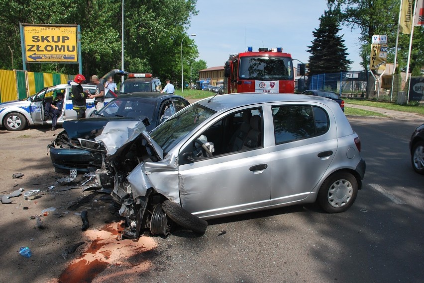 KRÓTKO: W Radzionkowie-Rojcy zderzyły się trzy samochody