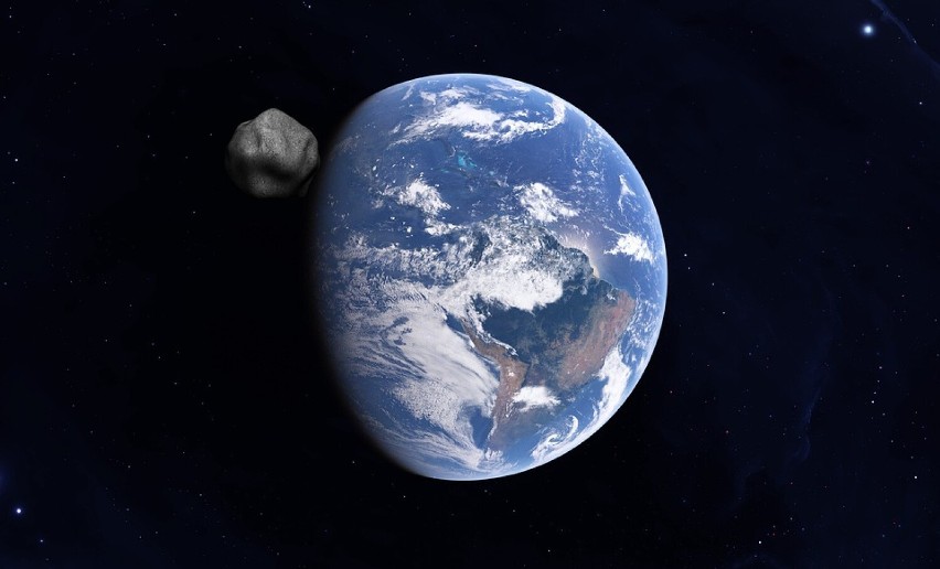 Popatrz w górę! Dzisiaj ogromna asteroida, przeleci niedaleko naszej planety. Czy zobaczymy ją w Żarach?