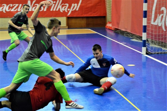 Fablok Chrzanów rozpoczął od zwycięstwa mistrzostwa Polski w futsalu U-16, których jest gospodarzem.