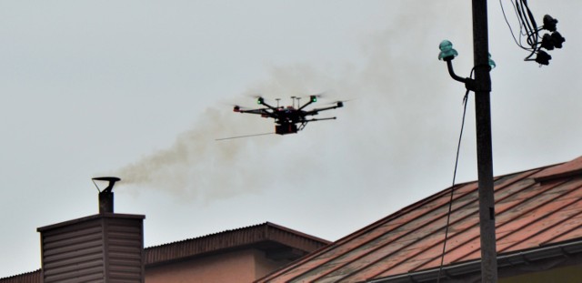 Badawczy dron nad Zduńską Wolą wskaże trucicieli powietrza w mieście