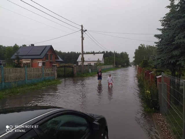 Burza z potężną ulewą oraz gradem przeszła przez powiat poddębicki