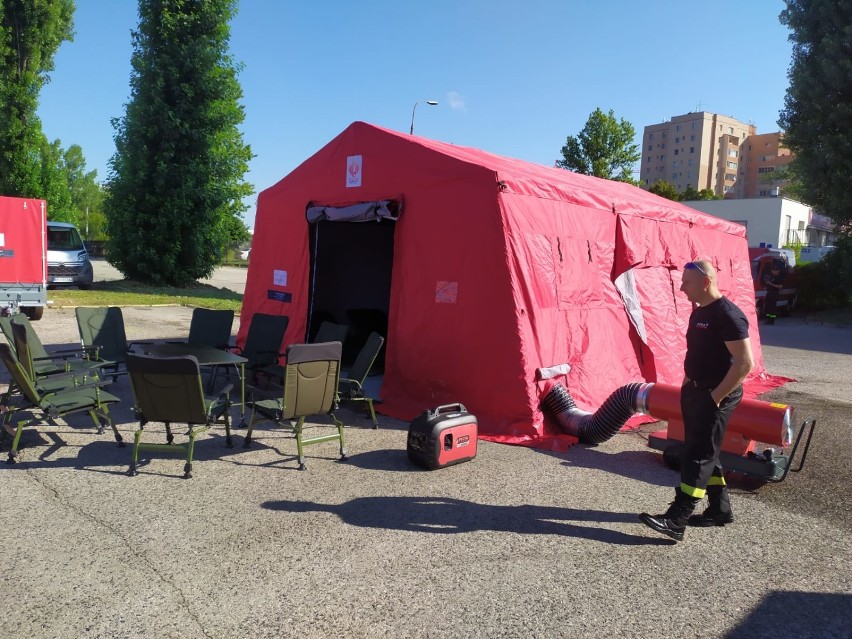 Do jednostek OSP w Kobylance i Łużnej trafiły specjalistyczne namioty, które mogą służyć jako szpitale polowe [ZDJĘCIA]