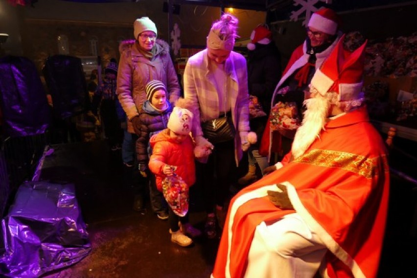 Święty Mikołaj odwiedził Lipkę podczas Jarmarku Bożonarodzeniowego. Dla odwiedzających przygotowano wiele atrakcji
