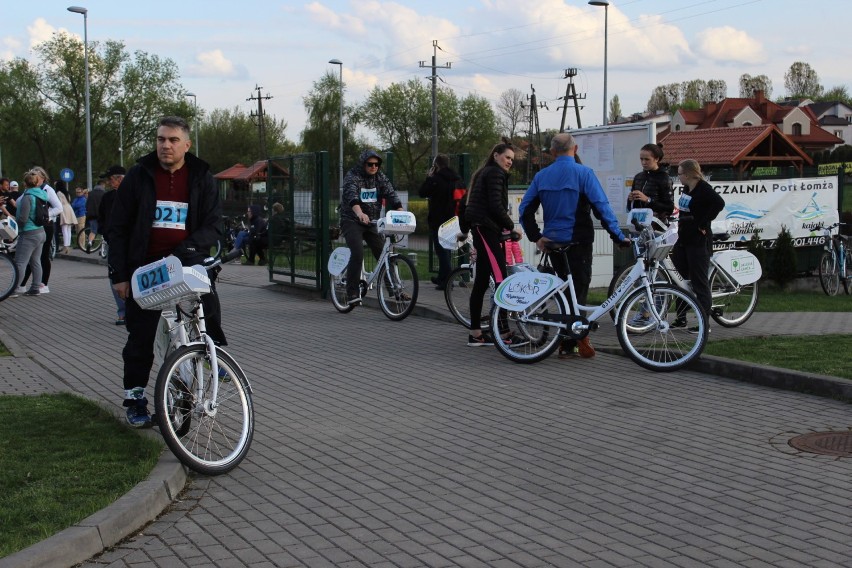 Czterdzieści osób wzięło udział w zawodach rowerowych na...