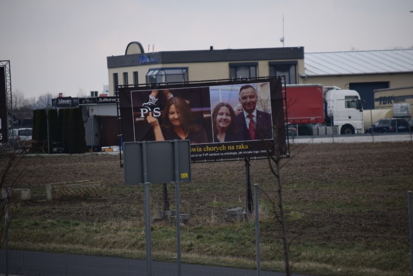 Gniezno: zamieścili billboard z gestem Lichockiej