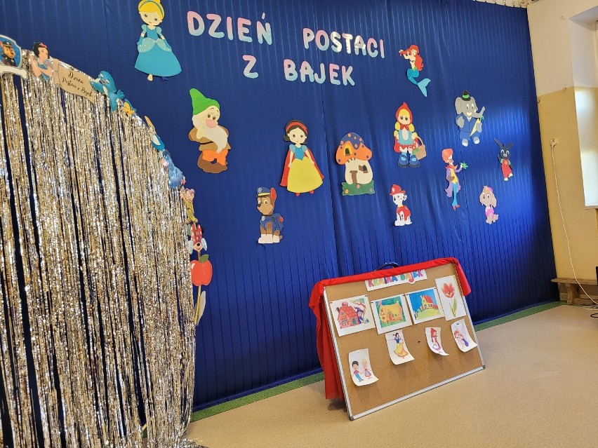 Przedszkolaki i uczniowie podstawówki w Szynkielowie świętowali Dzień Postaci z Bajek