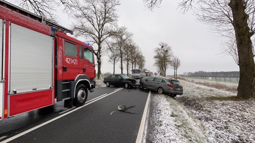 Wypadek na DK 25 na odcinku Ględowo - Jęczniki Małe w gminie Człuchów. Droga zablokowana, obowiązują objazdy