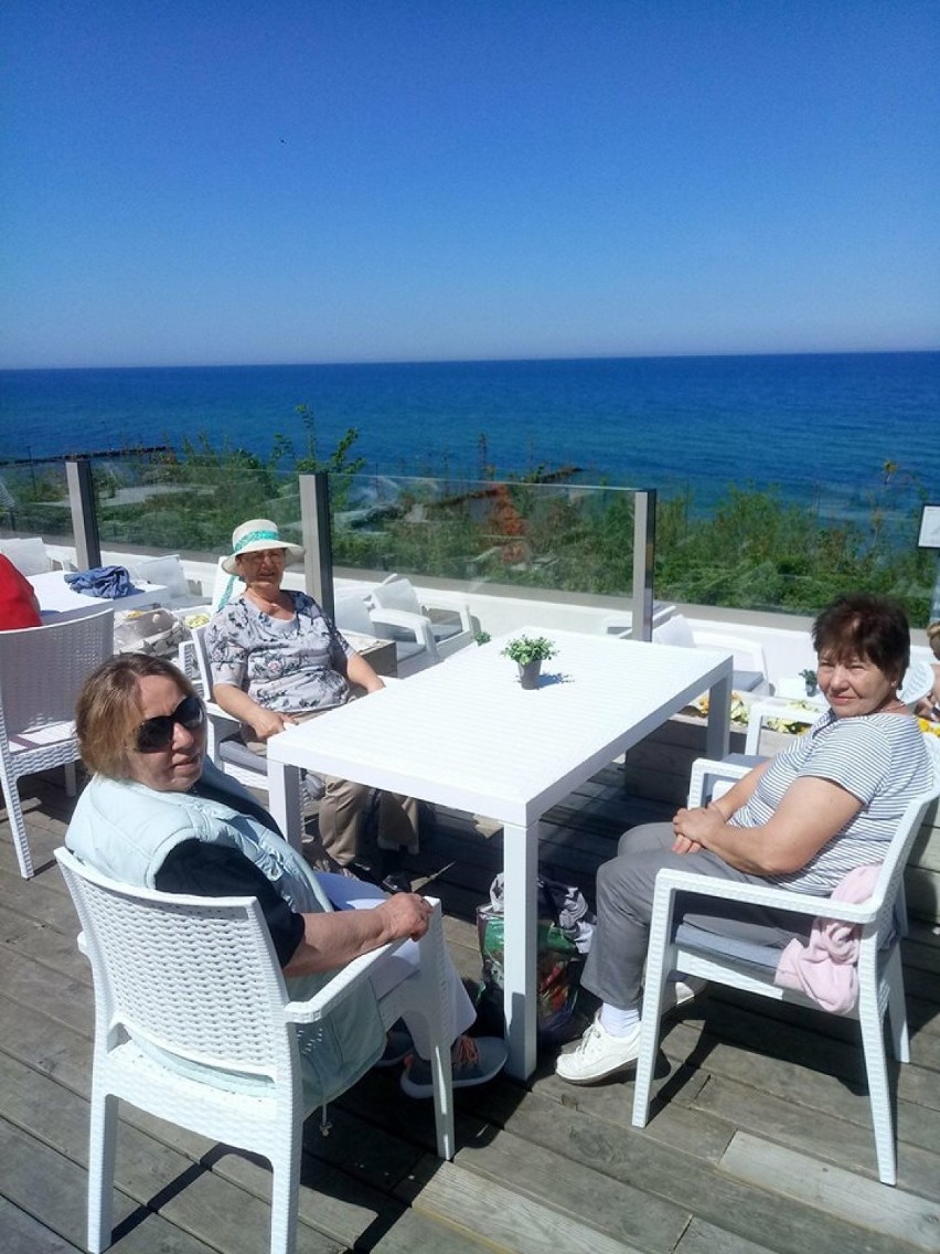 Seniorzy z Dobrzycy na wakacjach w Ustroniu Morskim