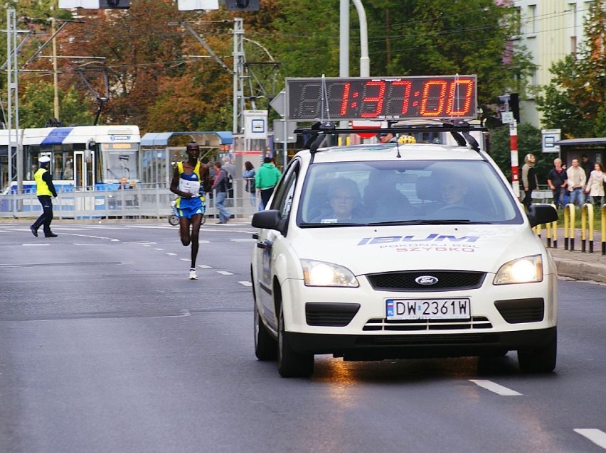 Maraton Wrocław 2012 przebiegł do historii. Zobacz zdjęcia MM-kowiczki