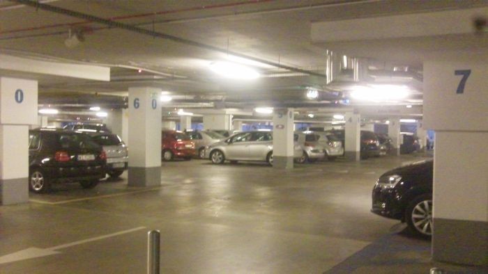 Opłaty za parking w Galerii Mokotów skutkują. Klienci cieszą się wolnymi miejscami
