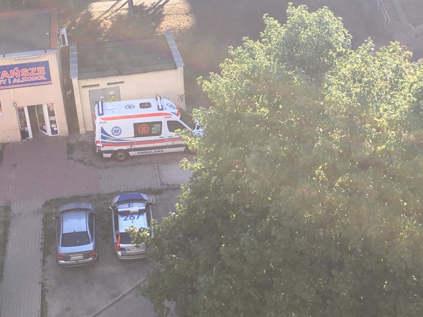 Akcja strażaków na osiedlu Przyjaźni w Zielonej Górze. Kobieta trafiła do szpitala [ZDJĘCIA]