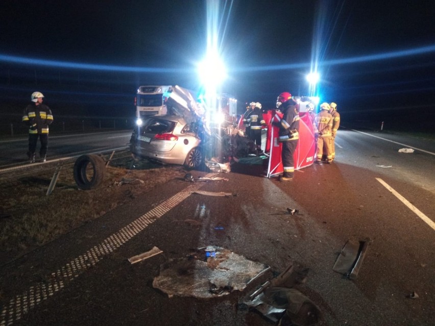 Śmierć w wypadku na autostradzie A1 poniosły dwie osoby - w...