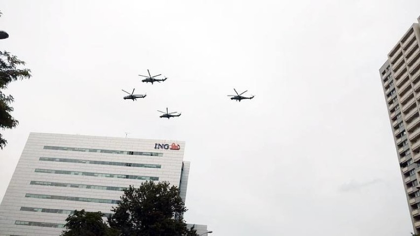 Samoloty i helikoptery nad Katowicami. Latały F16. To próba przed defiladą [ZDJĘCIA + WIDEO]