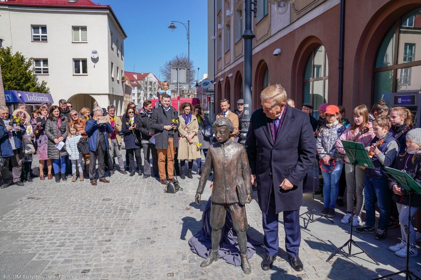 Mamy nowy pomnik. Młody Zamenhof w Białymstoku [zdjecia]