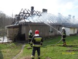 Pożar w Dargomyślu. 7 jednostek straży gasiło pożar domu parterowego [ZDJĘCIA]