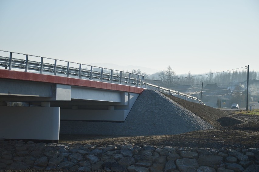 Nowy most w Wieruszycach już przejezdny. Wybudowano go w ekspresowym tempie [ZDJĘCIA]