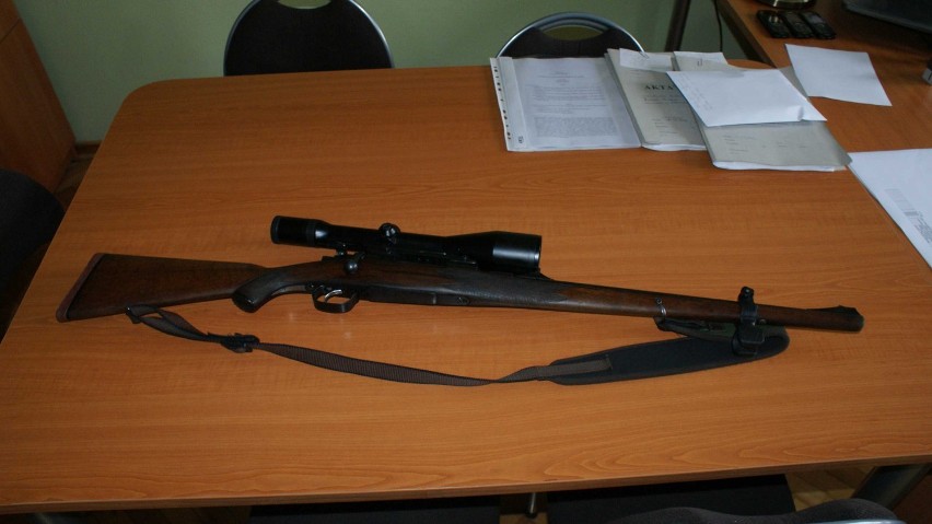 W domu 40-letniego mieszkańca Działoszyna znaleziono broń,...
