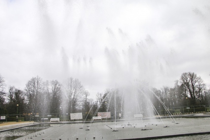 Próby nowych fontann w Legnicy