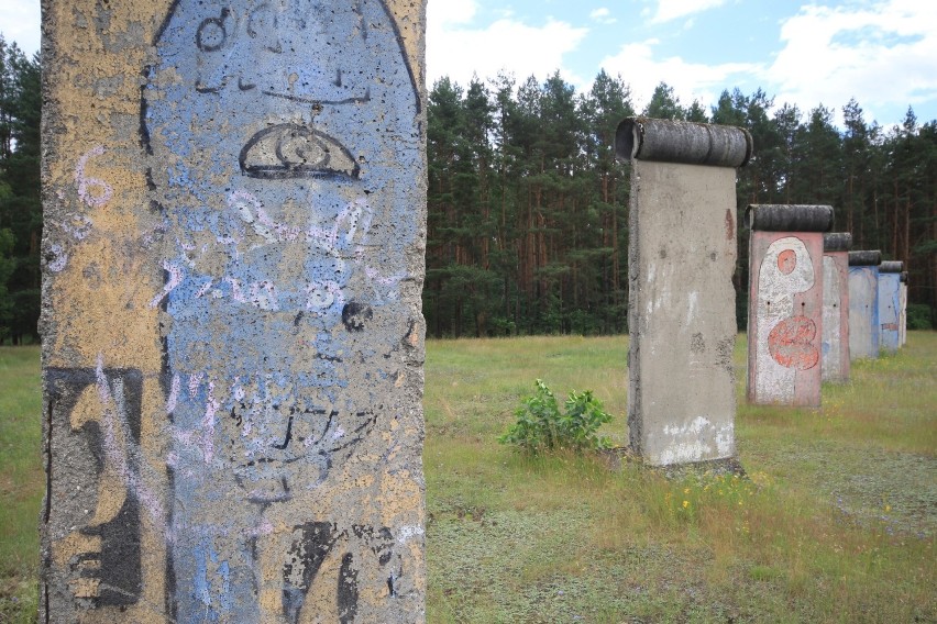 Mur berliński powstał w 1961 roku. Od 1949 roku, gdy Niemcy...