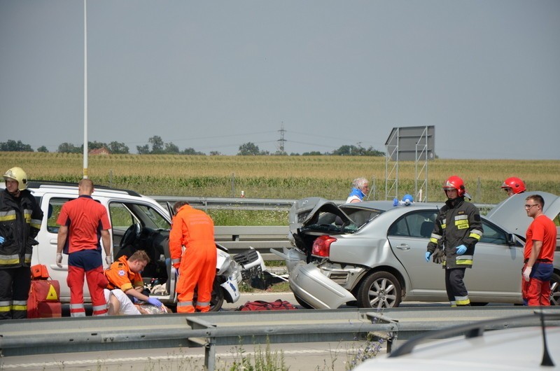 Wrocław: Wypadek na A4. Dwie osoby ranne (ZDJĘCIA)