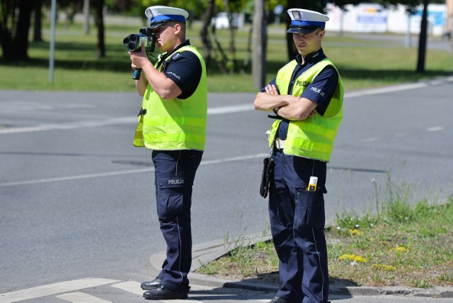 Policyjna grupa "SPEED" z Włocławka złapała w ciągu godziny dwóch kierowców za znaczne przekroczenie prędkości