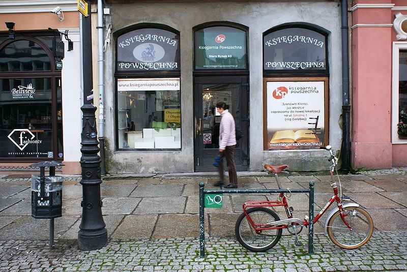 Poznań: Księgarnia Powszechna znika ze Starego Rynku [ZDJĘCIA]