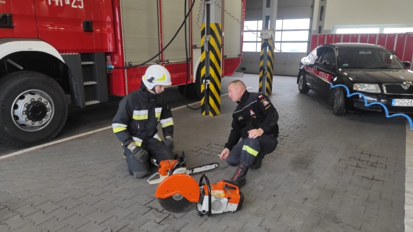 Strażacy-ratownicy zakończyli szkolenie podstawowe. Zasilą jednostki OSP w powiecie grodziskim