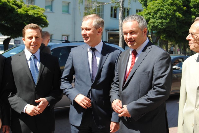 Andrzej Brodzki ( w środku) nie będzie kandydował do Sejmu z listy SLD