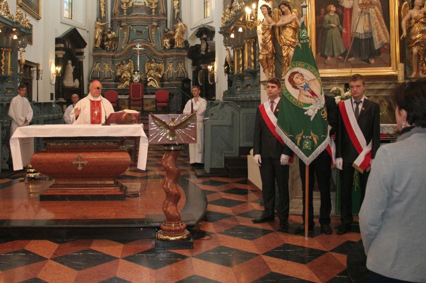 ZSP nr 2 na mszy z księdzem biskupem (FOTO)