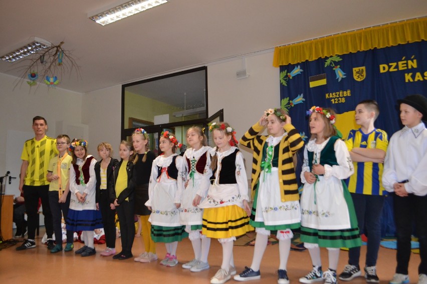 Dzień Jedności Kaszubów w Łubianie - muzyka, tańce i integracja [ZDJĘCIA]