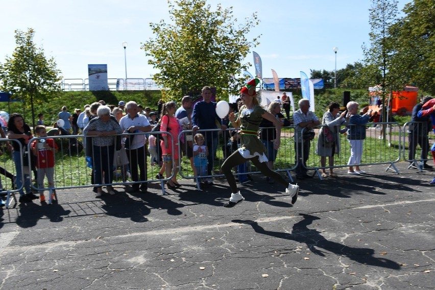 VI Rodzinny Bieg Zabieganych na Promenadzie Czesława Niemena w Częstochowie [ZDJĘCIA] Zbierano pieniądze na hospicjum