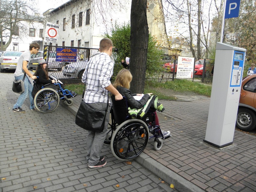 Na wózku. Zobacz świat z wózka inwalidzkiego [ZDJĘCIA]