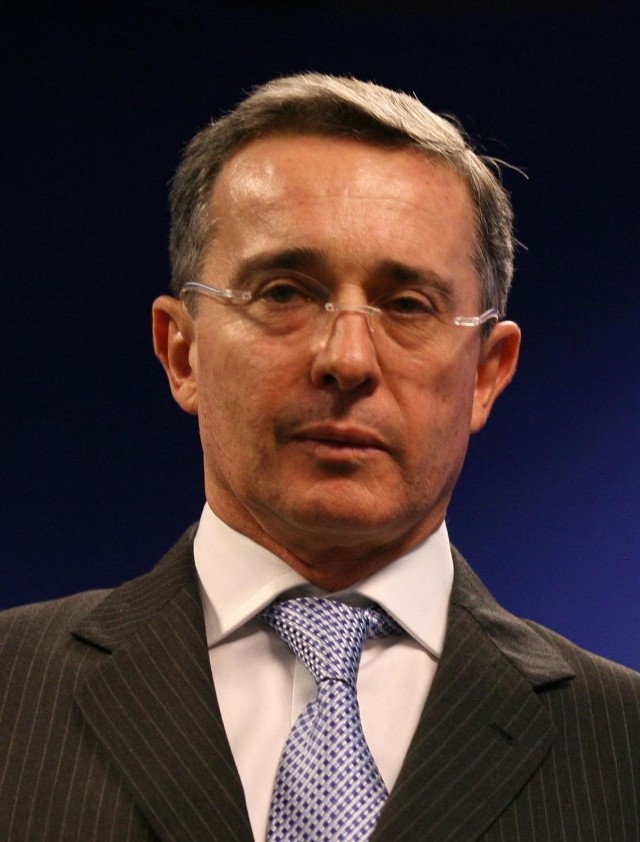 http://commons.wikimedia.org/wiki/File:&Aacute;lvaro_Uribe_(cropped).jpg // Prezydent Kolumbii, Alvaro Uribe