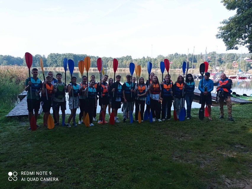 Licealiści grodziskiego "Słowaka" wzięli udział w spływie kajakowym