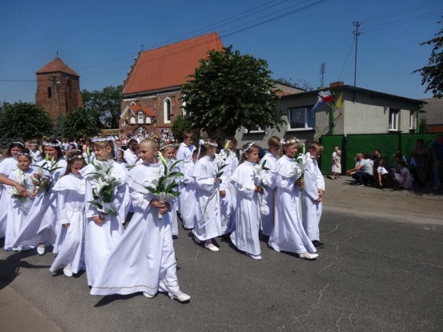 Procesja Bożego Ciała w Wilkowie Polskim FOTO