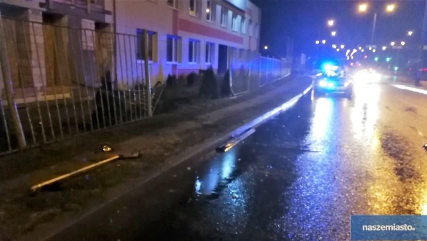Wypadek na ulicy Chopina we Włocławku. BMW uderzyło w ogrodzenie [zdjęcia]