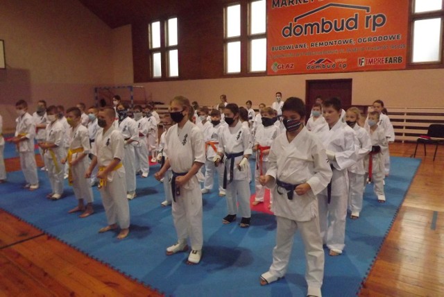 Golubsko-Dobrzyński Klub Karate Kyokushin zorganizował w OSiR w Golubiu-Dobrzyniu turniej karate z udziałem najmłodszych dzieci