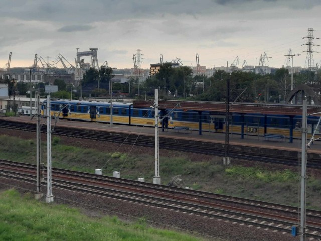 Wypadek na stacji SKM Stocznia w Gdyni. Mężczyzna wpadł pod pociąg