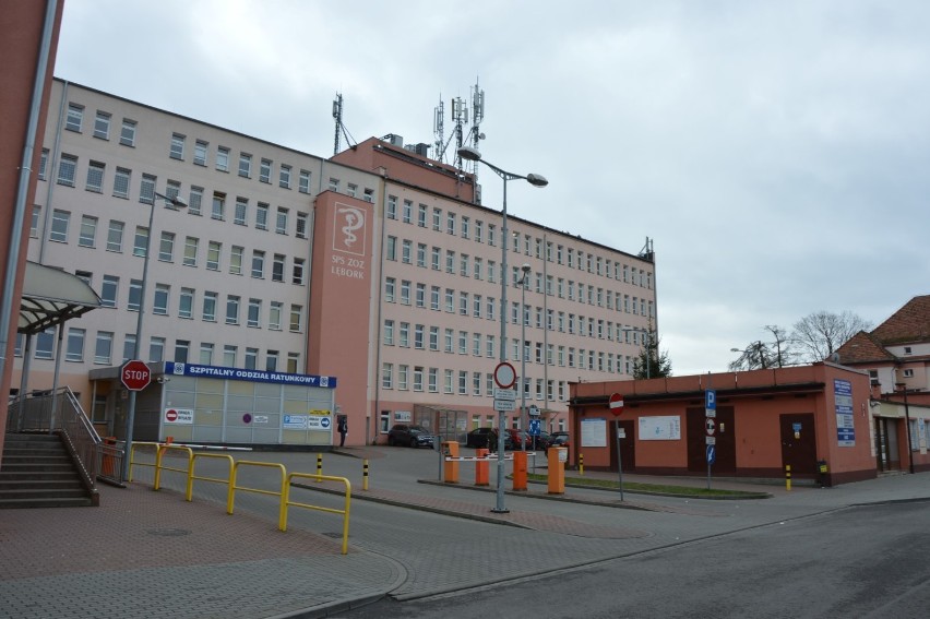 Lębork. Wojewoda przekazuje pieniądze dla szpitala w Lęborku na sprzęt do walki z epidemią