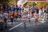 Białystok Biega 2023. Moltani Kids Run - bieg dzieci rozpoczął weekendowe zmagania w mieście. Zobacz, jak ścigali się najmłodsi uczestnicy 