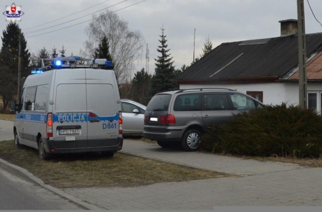 Chełm. W niewyjaśnionych okolicznościach zjechał z drogi. 41-latek nie żyje