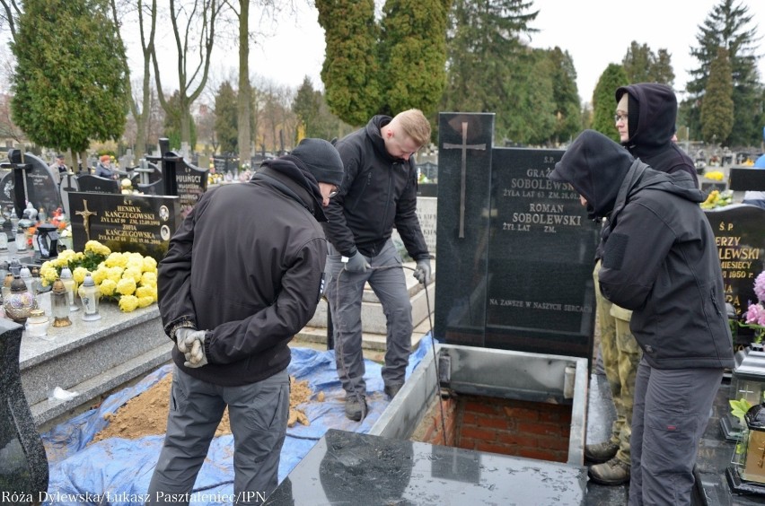 Na cmentarzu przy ul. Unickiej na tzw. Lubelskiej Łączce znaleziono szczątki ofiar terroru komunistycznego. Zginęły od strzału w tył głowy