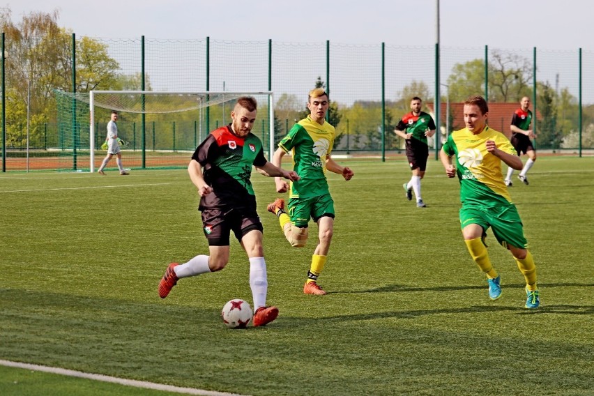 BOSiR/Dąb Barcin - Zootechnik Kołuda Wielka  0:0


Flash...