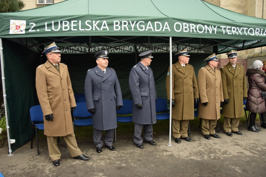 Ślubowanie WOT na Placu Niepodległości